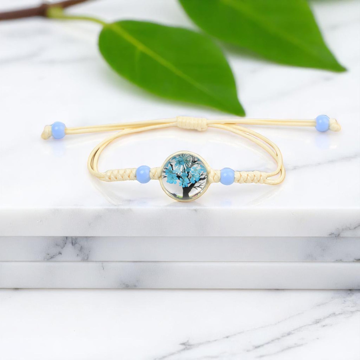Handmade Floral Resin Adjustable Bracelets with Natural Dried Flowers, Customizable floral jewelry, Nature-inspired jewelry, Unique handmade gifts, Eco-friendly accessories, Dried flower jewelry