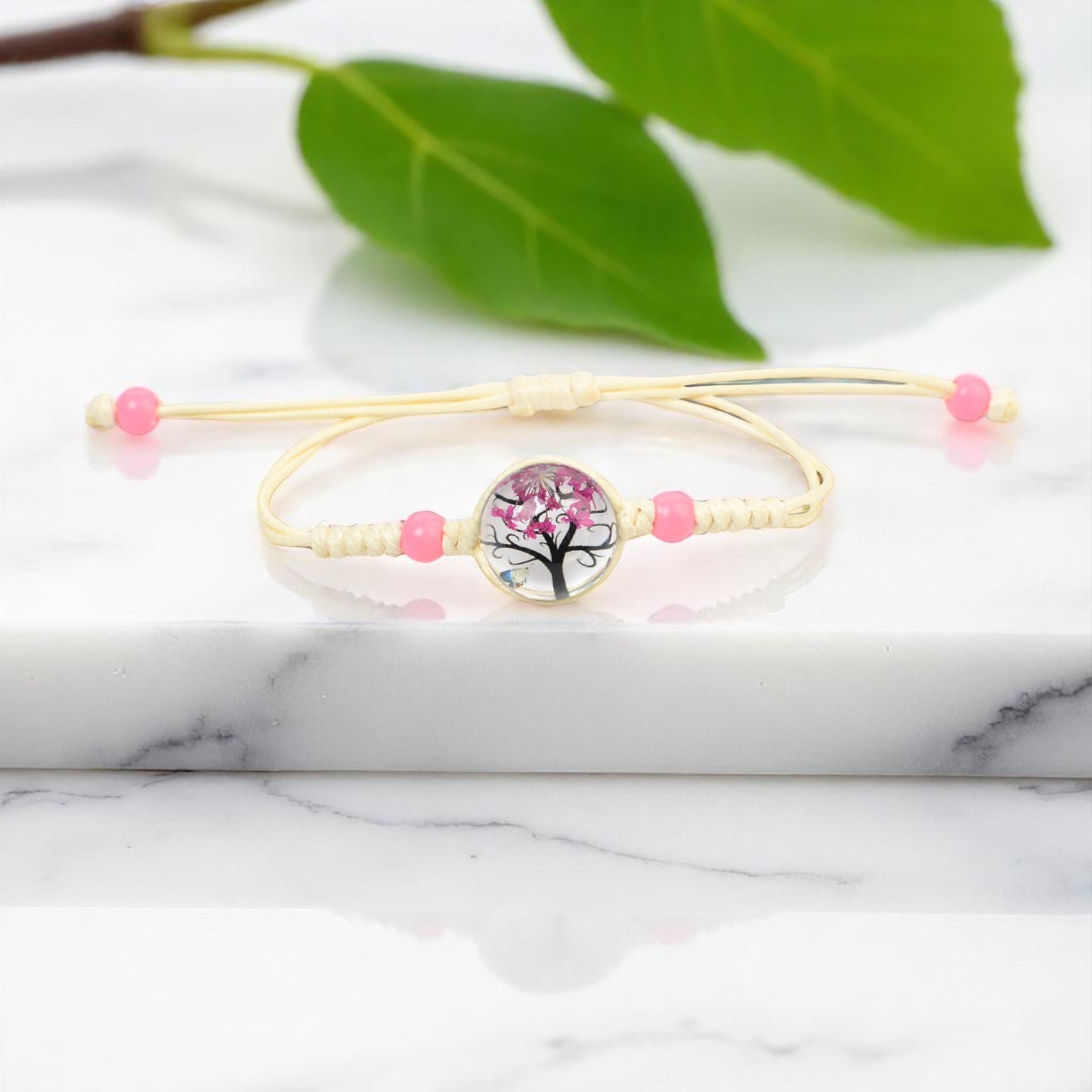 Handmade Floral Resin Adjustable Bracelets with Natural Dried Flowers, Customizable floral jewelry, Nature-inspired jewelry, Unique handmade gifts, Eco-friendly accessories, Dried flower jewelry