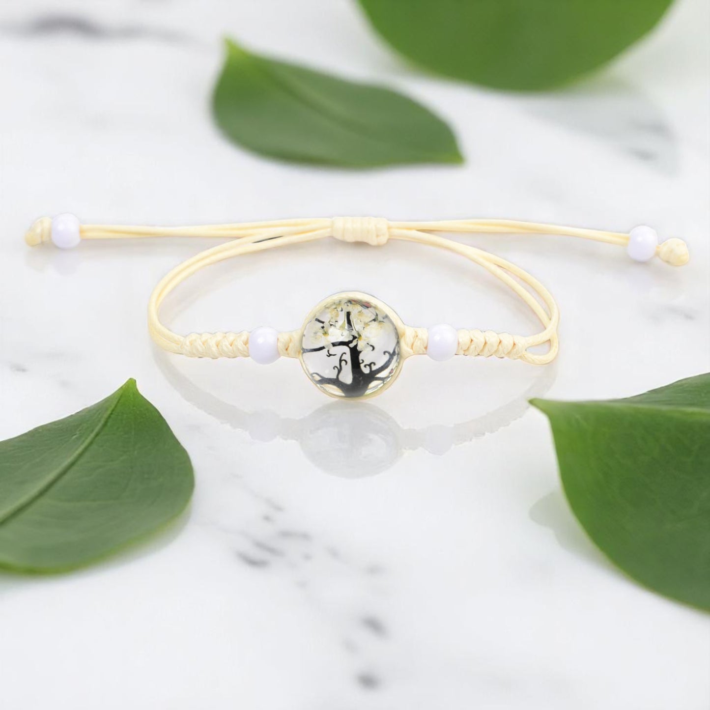 Handmade Floral Resin Adjustable Bracelets with Natural Dried Flowers, Customizable floral jewelry, Nature-inspired jewelry, Unique handmade gifts, Eco-friendly accessories, Dried flower jewelry