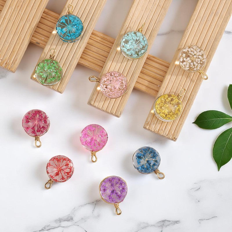 Handmade Resin Flower Pendant Charms – Colorful Dried Floral Encapsulation, Unique jewelry accessories, Flower pendant designs,Nature-inspired Necklace,