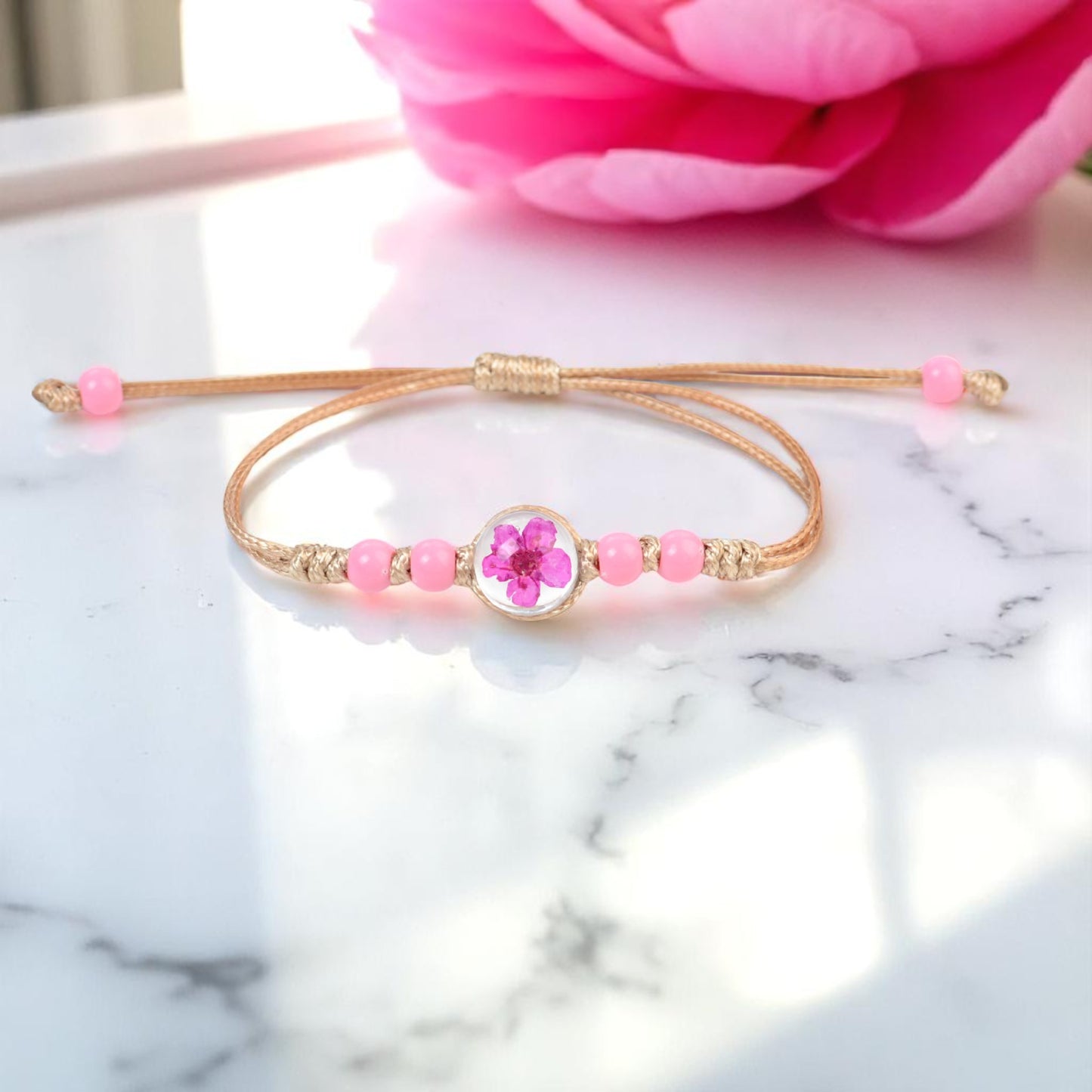 Handcrafted Floral Charm Beaded Bracelets – Adjustable and Vibrant, Handmade Floral Bracelets, Adjustable Beaded Bracelets, Boho Style Jewelry for Women, Dried Flower Charm Bracelets, Resin Flower Jewelry, Unique Handmade Jewelry