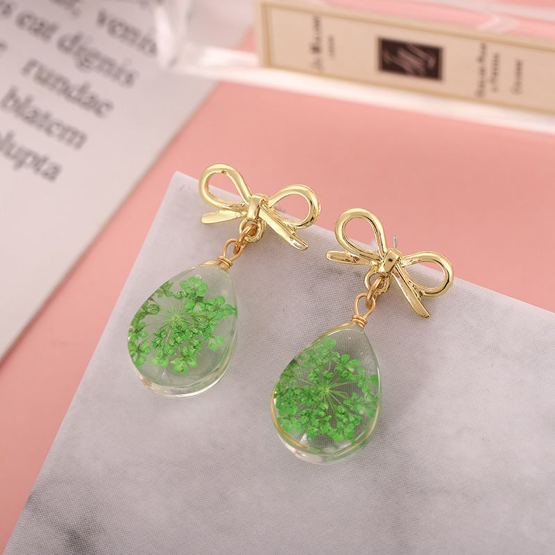 Elegant Teardrop Floral Resin Earrings with Gold Bow Charm, Nature-Inspired Earrings, Elegant Women’s Jewelry, Romantic Gift Ideas, Unique Handmade Earrings Handmade Floral Accessories