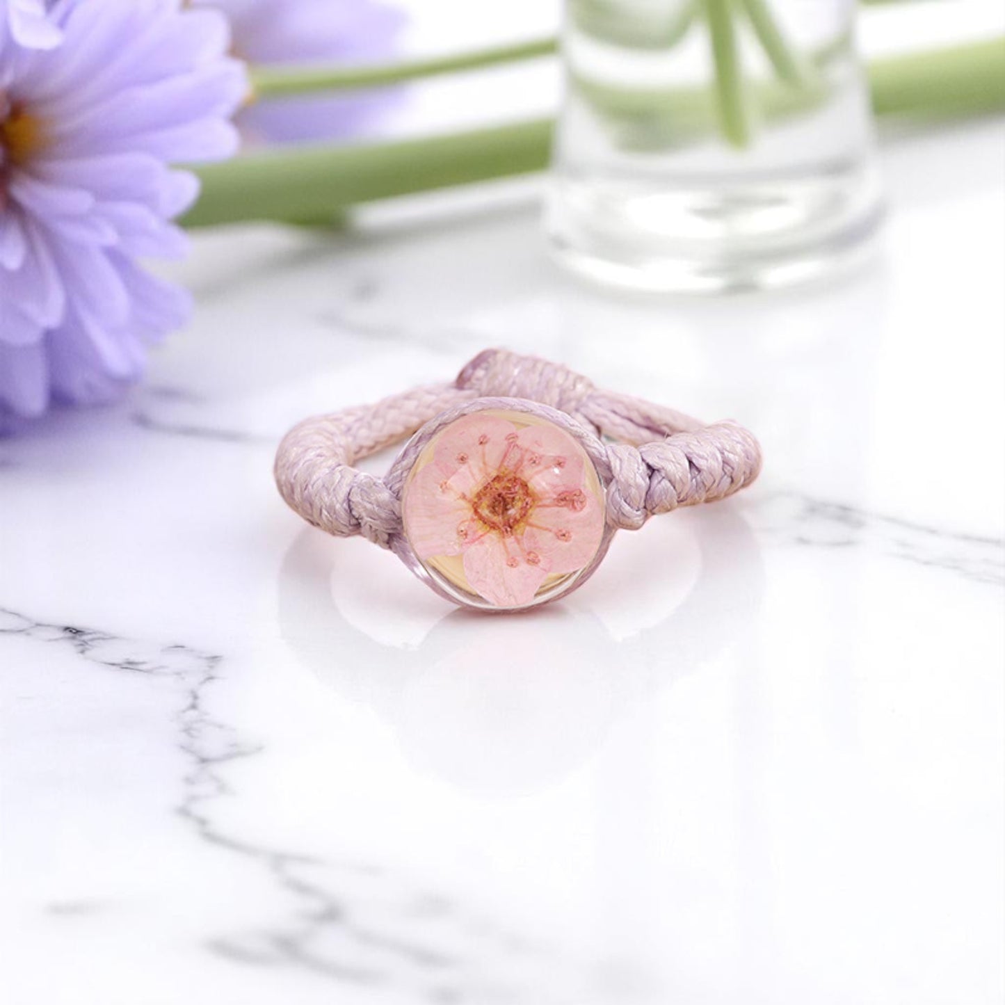 Handmade Floral Resin Adjustable Rings, Flower resin jewelry, Nature-inspired rings, Beaded floral rings, Unique handmade jewelry, Gift for nature lovers, Eco-friendly fashion jewelry