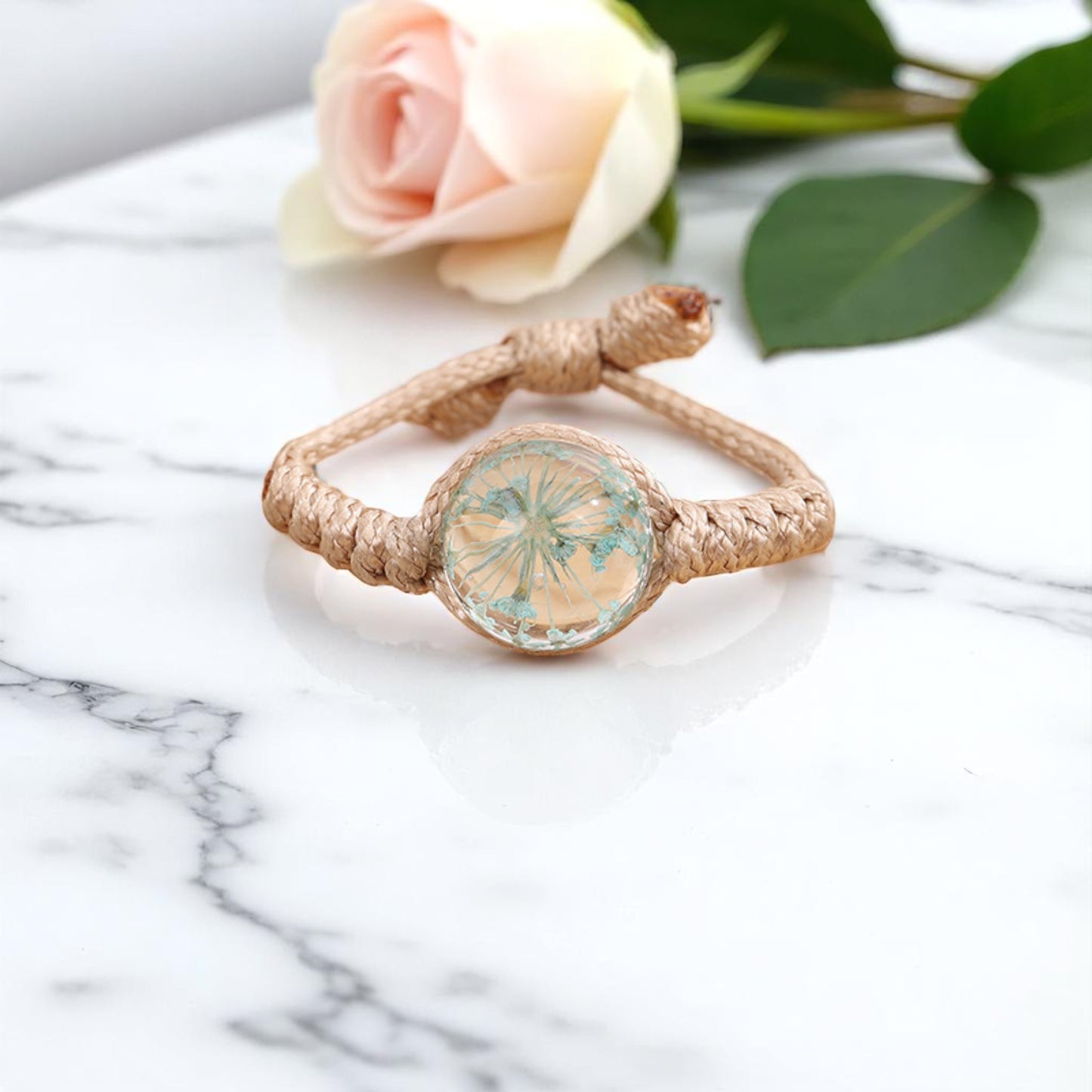 Handmade Floral Resin Adjustable Rings, Flower resin jewelry, Nature-inspired rings, Beaded floral rings, Unique handmade jewelry, Gift for nature lovers, Eco-friendly fashion jewelry