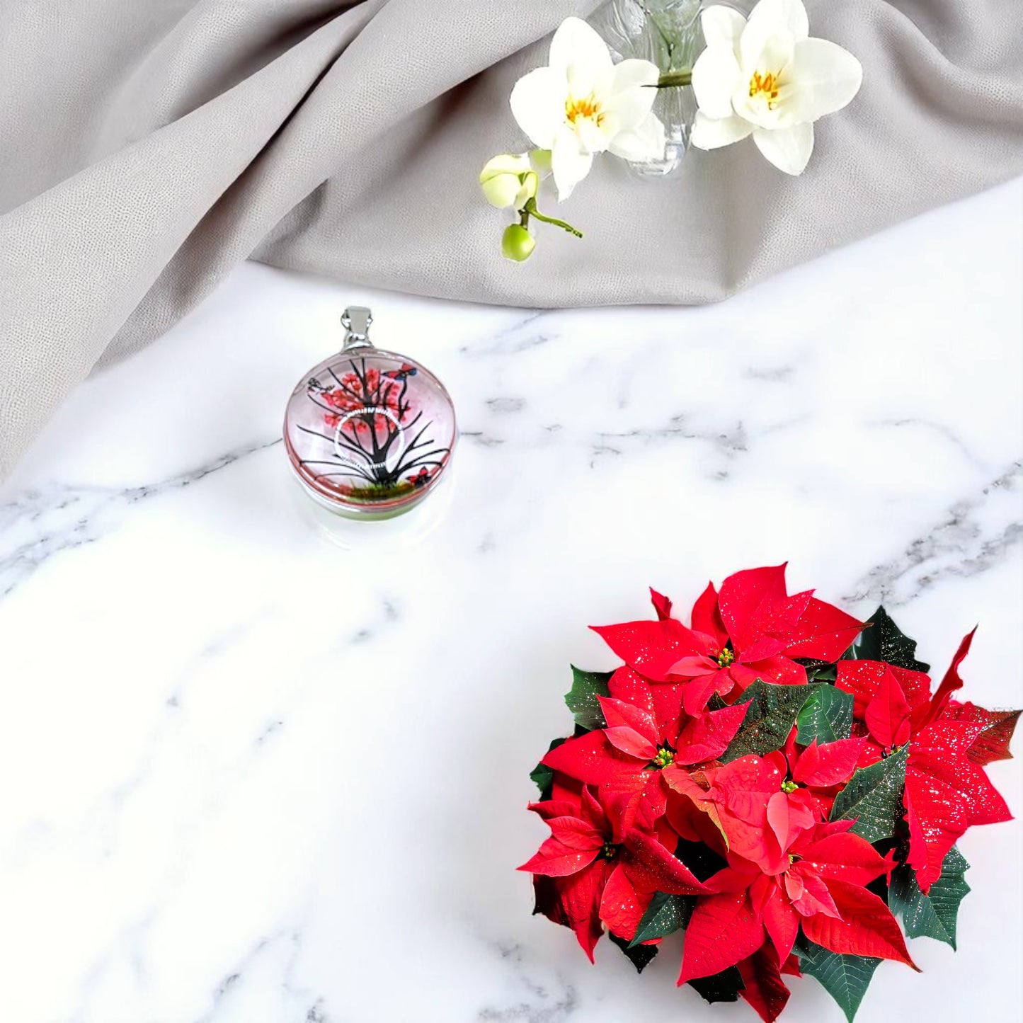 Encased in Bloom – Handmade Circular Resin Pendant with Real Flowers & Butterfly, Botanical Keepsake Necklace, Gift from Nature