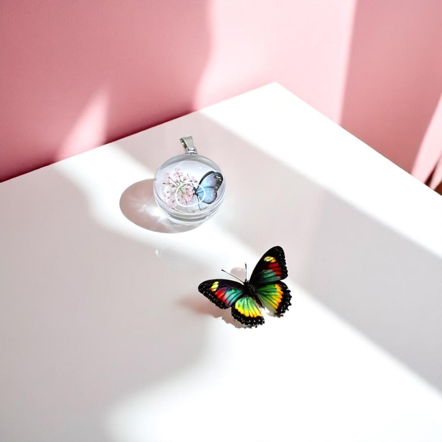Encased in Bloom – Handmade Circular Resin Pendant with Real Flowers & Butterfly, Botanical Keepsake Necklace, Gift from Nature