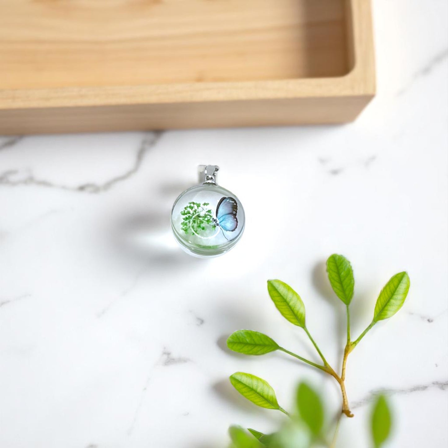 Encased in Bloom – Handmade Circular Resin Pendant with Real Flowers & Butterfly, Botanical Keepsake Necklace, Gift from Nature