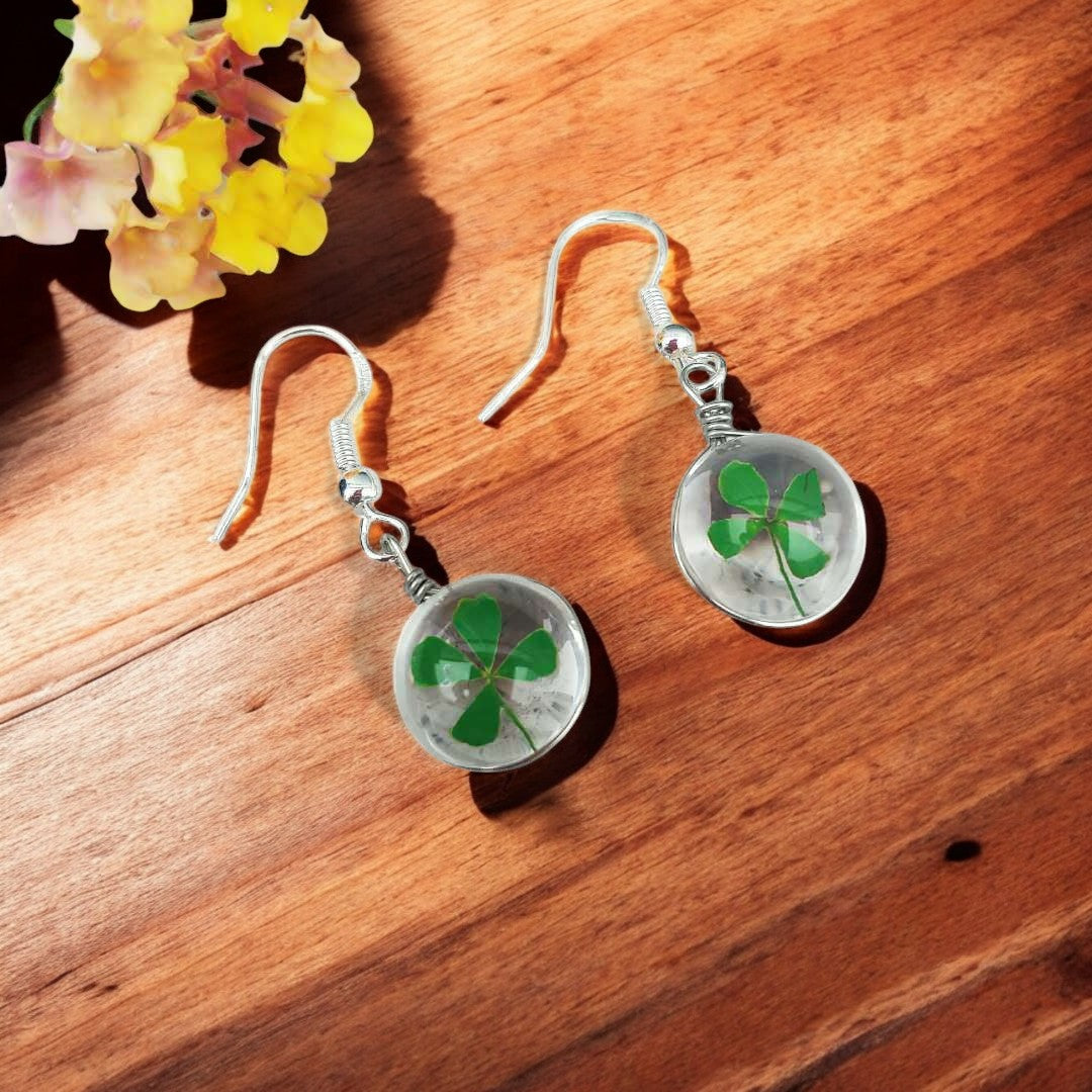 Handmade Four-Leaf Clover Resin Earrings - Lucky Charm Dangle Jewelry, Unique gift , Lucky charm earrings, Nature-inspired jewelry,
