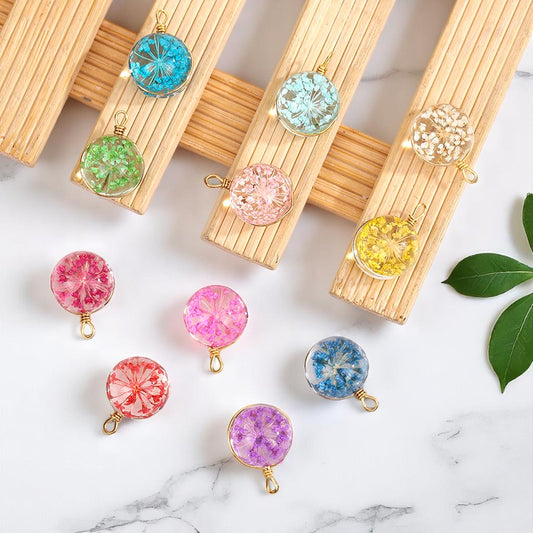 Handmade Resin Flower Pendant Charms – Colorful Dried Floral Encapsulation, Unique jewelry accessories, Flower pendant designs,Nature-inspired Necklace,