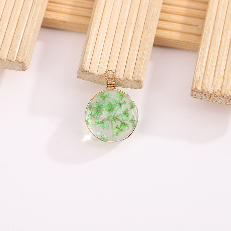 Handmade Resin Flower Pendant Charms – Colorful Dried Floral Encapsulation, Unique jewelry accessories, Flower pendant designs,Nature-inspired Necklace,