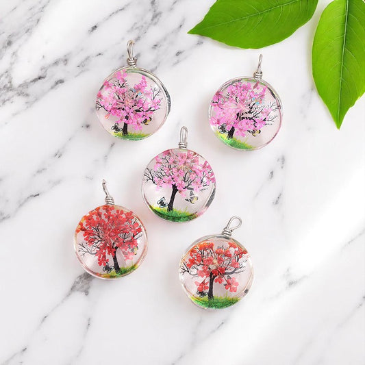 Handmade Pressed Flower Resin Pendants - Nature-Inspired Jewelry Charm, Vibrant floral necklace,Vibrant floral necklace , Eco-friendly handmade jewelry, Nature-inspired accessories, Dried flower necklace charm