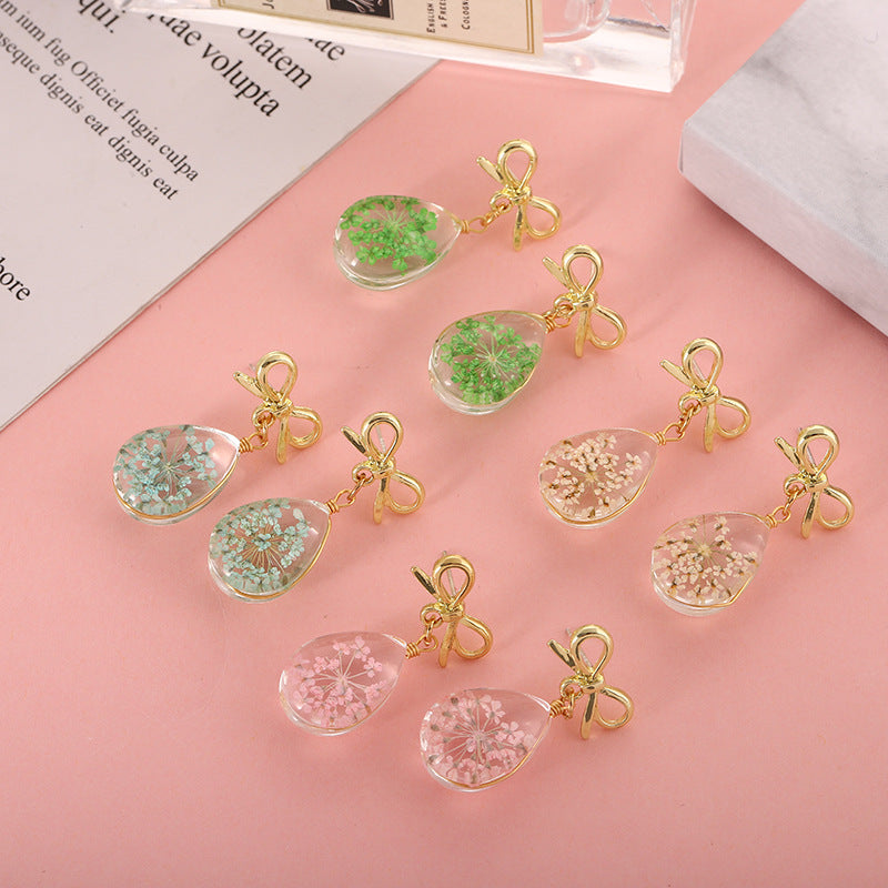 Elegant Teardrop Floral Resin Earrings with Gold Bow Charm, Nature-Inspired Earrings, Elegant Women’s Jewelry, Romantic Gift Ideas, Unique Handmade Earrings Handmade Floral Accessories