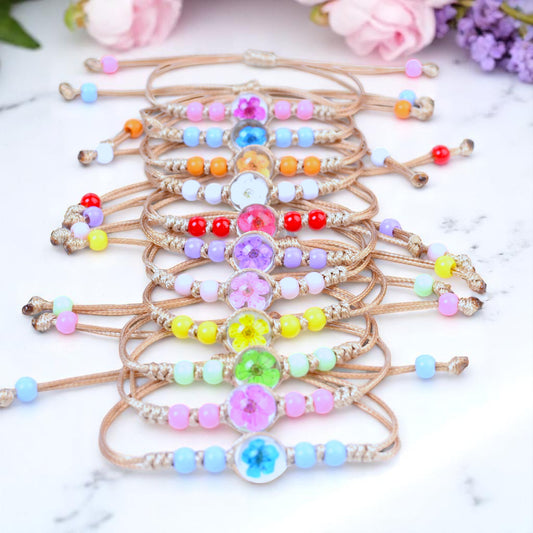 Handcrafted Floral Charm Beaded Bracelets – Adjustable and Vibrant, Handmade Floral Bracelets, Adjustable Beaded Bracelets, Boho Style Jewelry for Women, Dried Flower Charm Bracelets, Resin Flower Jewelry, Unique Handmade Jewelry